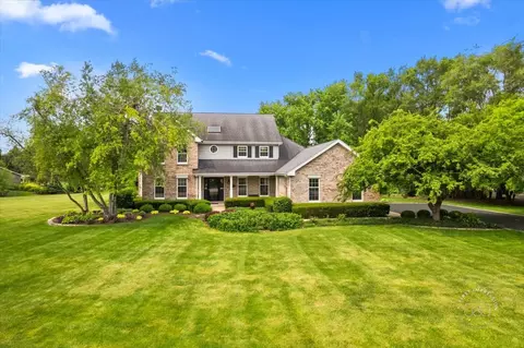 8 N190 Sunvale Dr, Elgin, IL 60124
