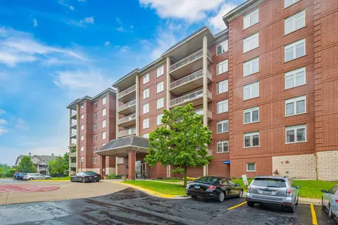 8340 Callie Ave #105, Morton Grove, IL 60053