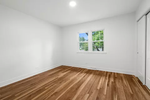 Bedroom - 826 Iris Ln, Naperville, IL 60540 photo 1 of 5