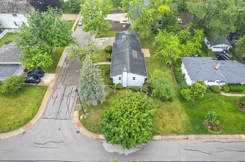 View/Area - 826 Iris Ln, Naperville, IL 60540 photo 2 of 4