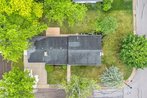 View/Area - 826 Iris Ln, Naperville, IL 60540 photo 3 of 4