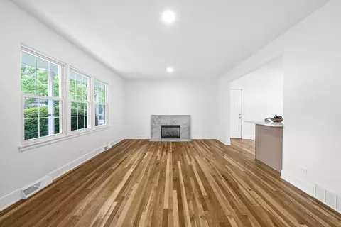 Living - 826 Iris Ln, Naperville, IL 60540 photo 1 of 3