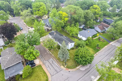 View/Area - 826 Iris Ln, Naperville, IL 60540 photo 4 of 4