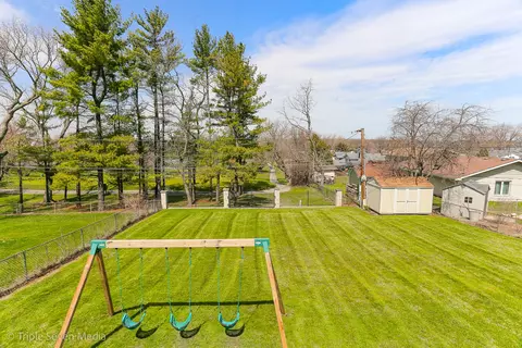 Exterior - 1406 Edgefield Ln, Hoffman Estates, IL 60169 photo 6 of 6