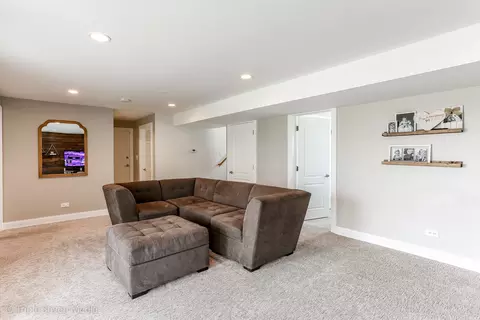 Other - 1406 Edgefield Ln, Hoffman Estates, IL 60169 photo 3 of 8