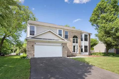 530 Old Oak Cir, Algonquin, IL 60102