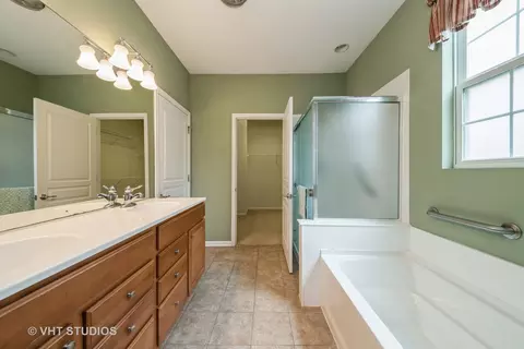 Bath - 2764 Cascade Falls Cir, Elgin, IL 60124 photo 2 of 4