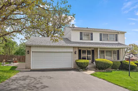 9130 Chestnut Dr, Hickory Hills, IL 60457