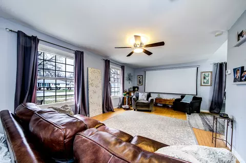 3745 Park Ave, Steger, IL 60475 photo 4
