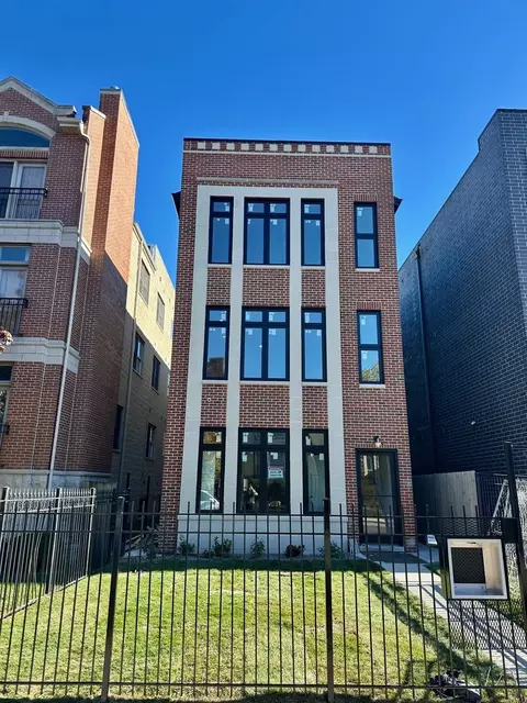 4231 S Champlain Ave, Chicago, IL 60653