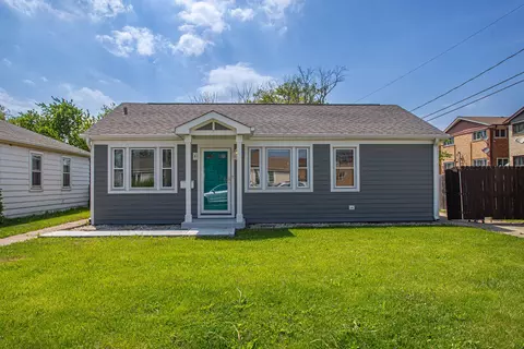 4728 Grace St, Schiller Park, IL 60176