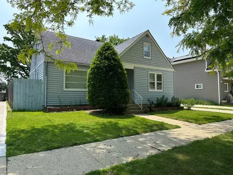 671 Chester Ave, Elgin, IL 60120 photo 3