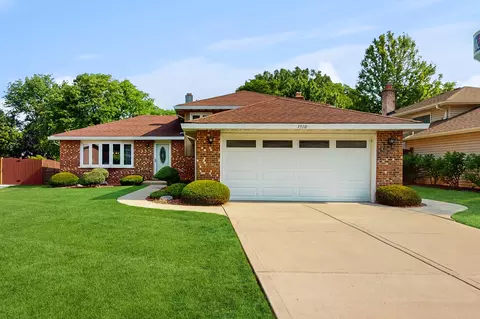 1510 W Goldengate Dr, Addison, IL 60101