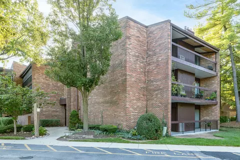 14515 Central Ct #M3, Oak Forest, IL 60452