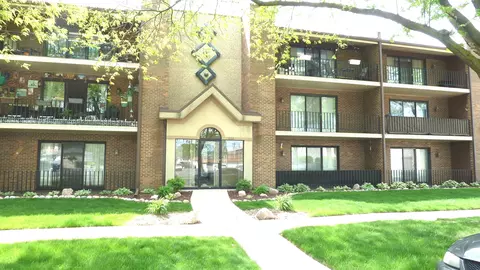 10312 S Keating Ave #B4, Oak Lawn, IL 60453