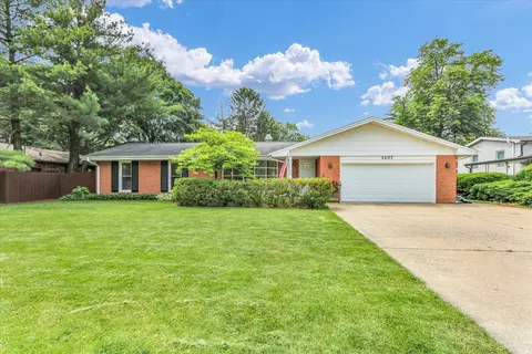 1207 W Kirby Ave, Champaign, IL 61821