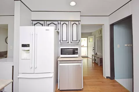 Kitchen - 335 Dodge St, Cisco, IL 61830 photo 6 of 11