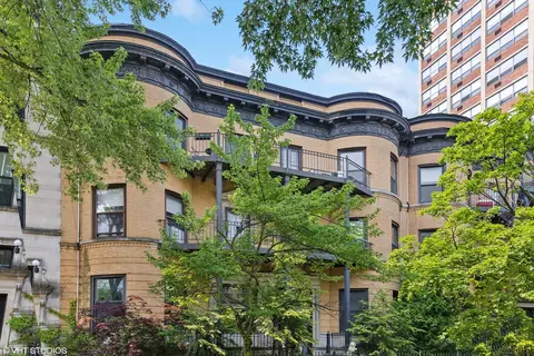 935 W Gunnison St #3W, Chicago, IL 60640