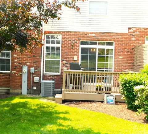 Exterior - 551 Goodwin Dr, Bolingbrook, IL 60440 photo 3 of 5