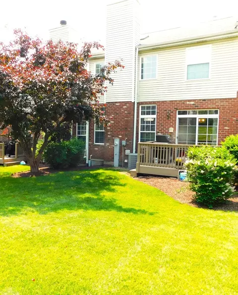 Exterior - 551 Goodwin Dr, Bolingbrook, IL 60440 photo 5 of 5