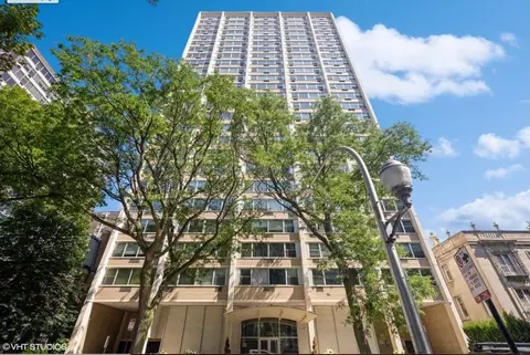 336 W Wellington Ave #1404, Chicago, IL 60657