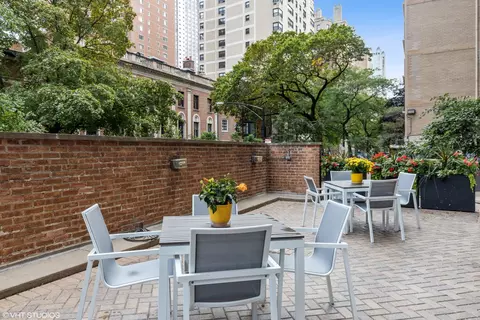 Exterior - 1 E Schiller St #10B, Chicago, IL 60610 photo 3 of 5