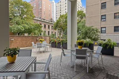 Exterior - 1 E Schiller St #10B, Chicago, IL 60610 photo 2 of 5