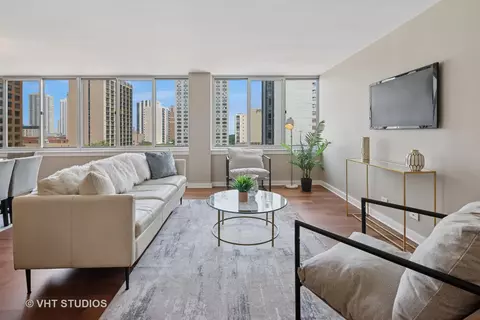 Living - 1 E Schiller St #10B, Chicago, IL 60610 photo 2 of 4