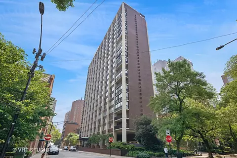 1 E Schiller St #10B, Chicago, IL 60610