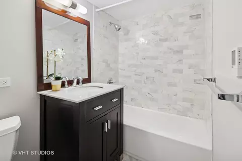 Bath - 1 E Schiller St #10B, Chicago, IL 60610 photo 2 of 2
