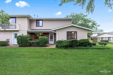 135 Fairlane Ct #262, Bloomingdale, IL 60108