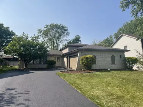 921 Charles St, Crete, IL 60417