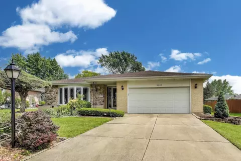 8133 Farmingdale Dr, Darien, IL 60561