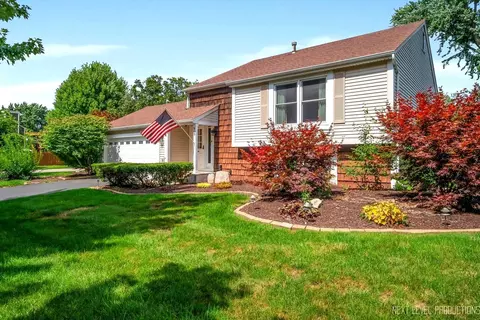905 Lexington Ave, Saint Charles, IL 60174