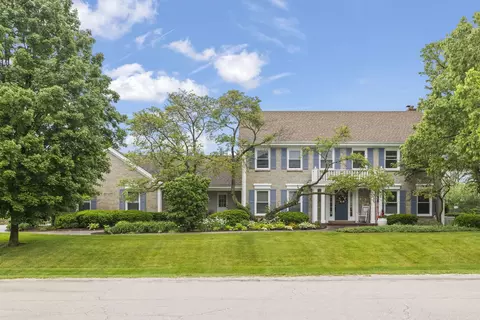 28 W470 Lorraine Dr, Winfield, IL 60190