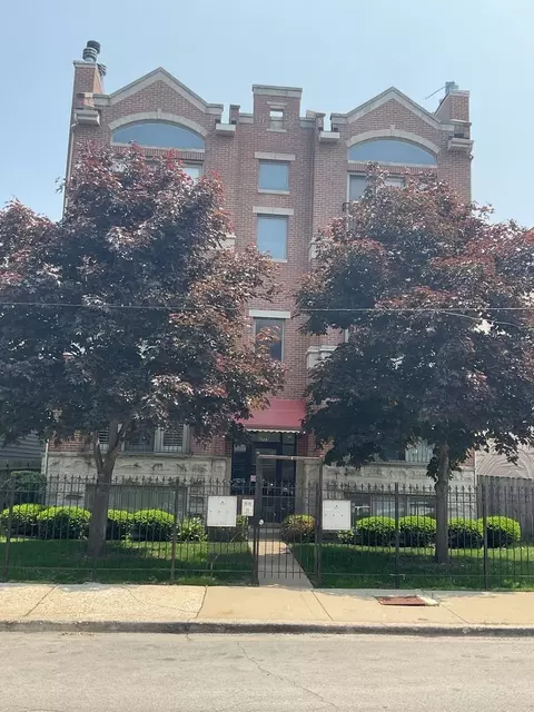4227 S Champlain Ave #2N, Chicago, IL 60653
