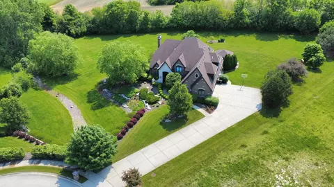 18545 S Marilynn Ct, Mokena, IL 60448