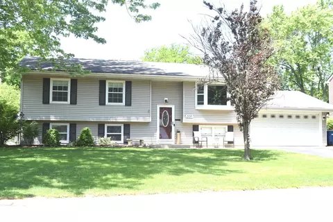 306 Greenfield Cir, Geneva, IL 60134