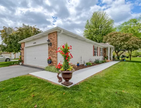 13706 S Magnolia Dr, Plainfield, IL 60544