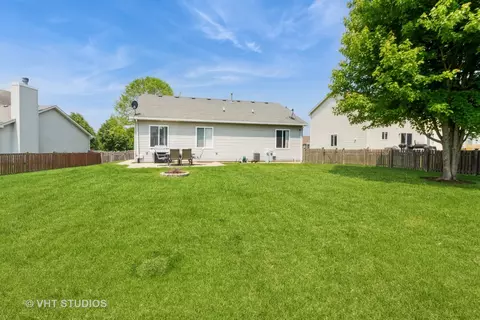 604 Keller St, Plano, IL 60545 photo 4