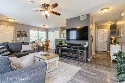 604 Keller St, Plano, IL 60545 photo 10
