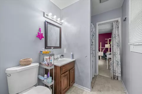 Bath - 6514 Silver Lake Rd, Cary, IL 60013 photo 2 of 2