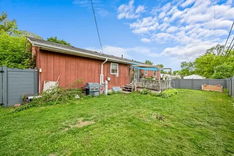 Exterior - 6514 Silver Lake Rd, Cary, IL 60013 photo 1 of 2