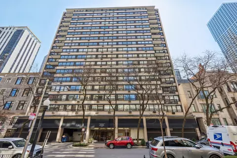 33 E Cedar St #11A, Chicago, IL 60611