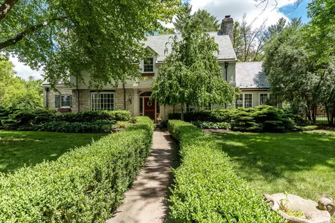 531 Calvin Park Blvd, Rockford, IL 61107