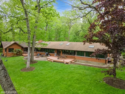 1543 Shawnee Trl, Riverwoods, IL 60015