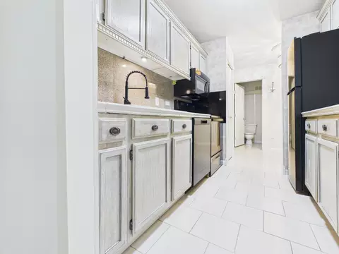 3255 Kirchoff Rd #109, Rolling Meadows, IL 60008 photo 3