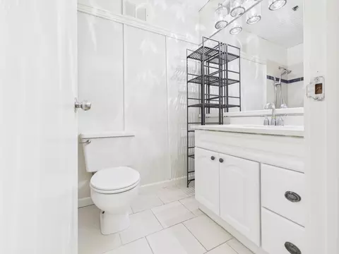 3255 Kirchoff Rd #109, Rolling Meadows, IL 60008 photo 5