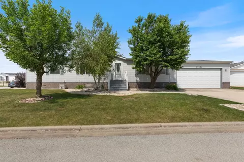 22924 Long Beach Dr, Frankfort, IL 60423