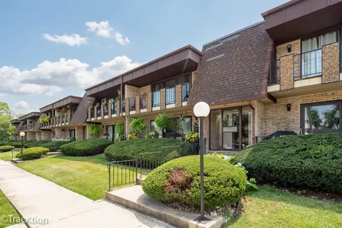 9105 S Roberts Rd #1A, Hickory Hills, IL 60457